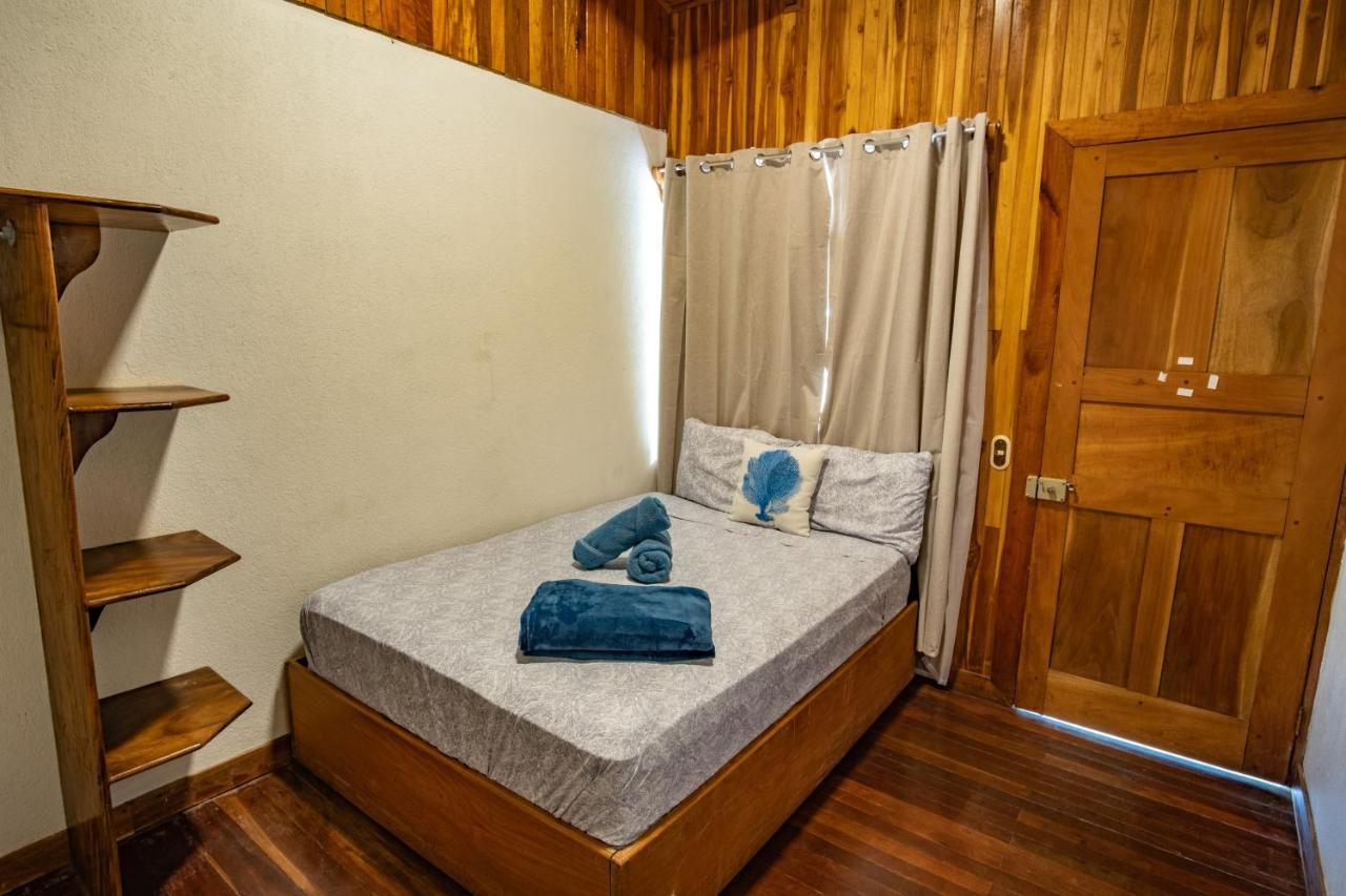 Cowboy Hostel - Habitaciones Con Bano Privado Monteverde Eksteriør billede
